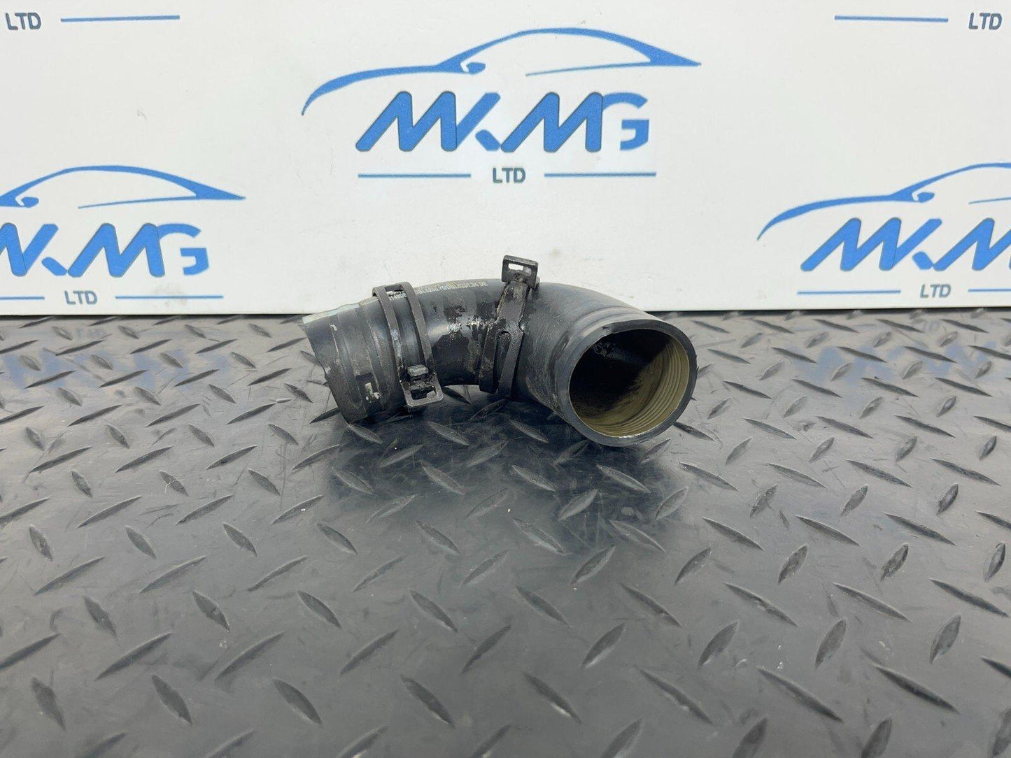 18-ON MERCEDES BENZ A CLASS W177 AIR INTAKE INLET PIPE HOSE A6541401160