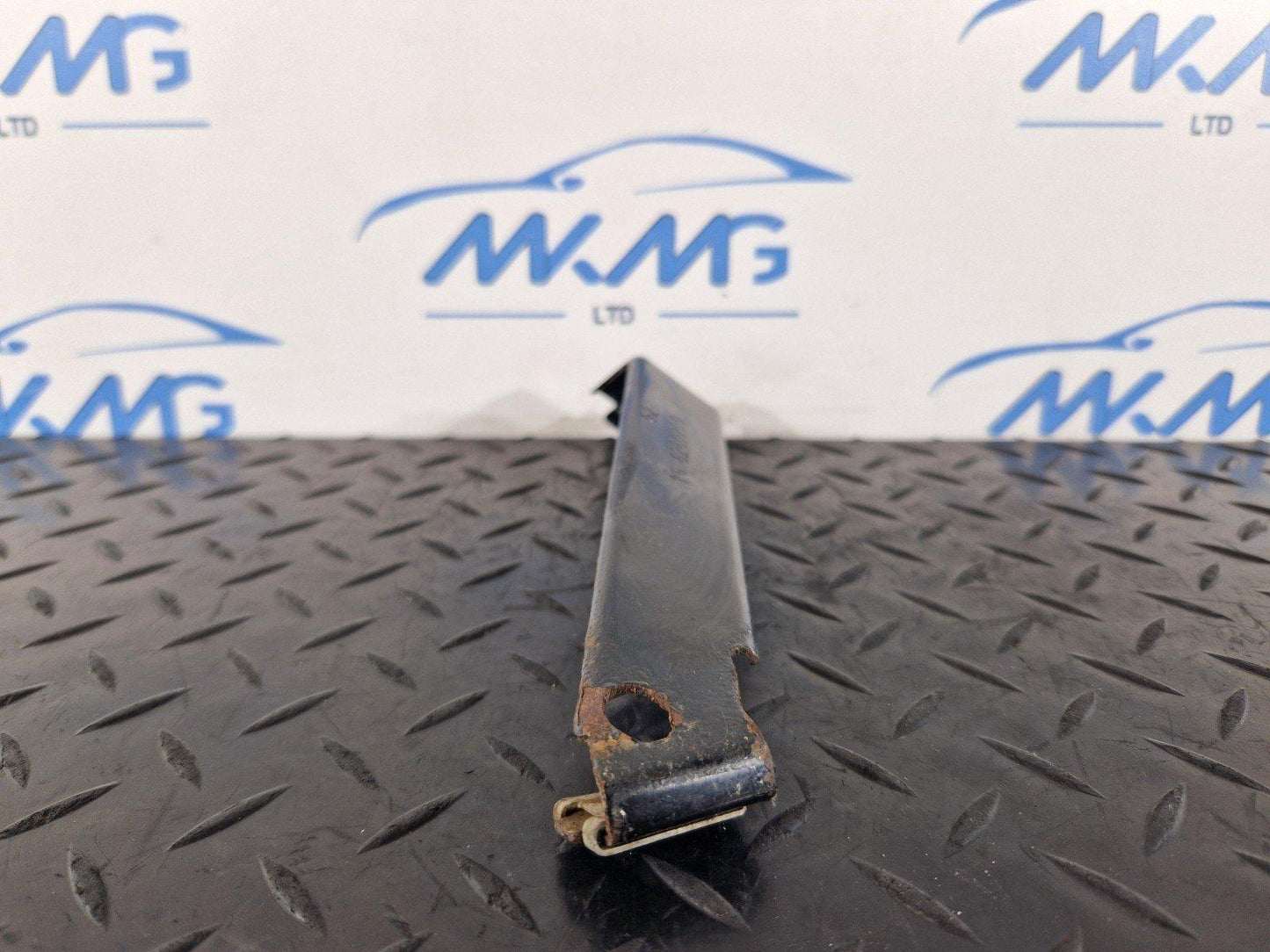 11-19 MERCEDES BENZ ML W166 GENUINE FRONT RIGHT PANEL STRUT A1666260200