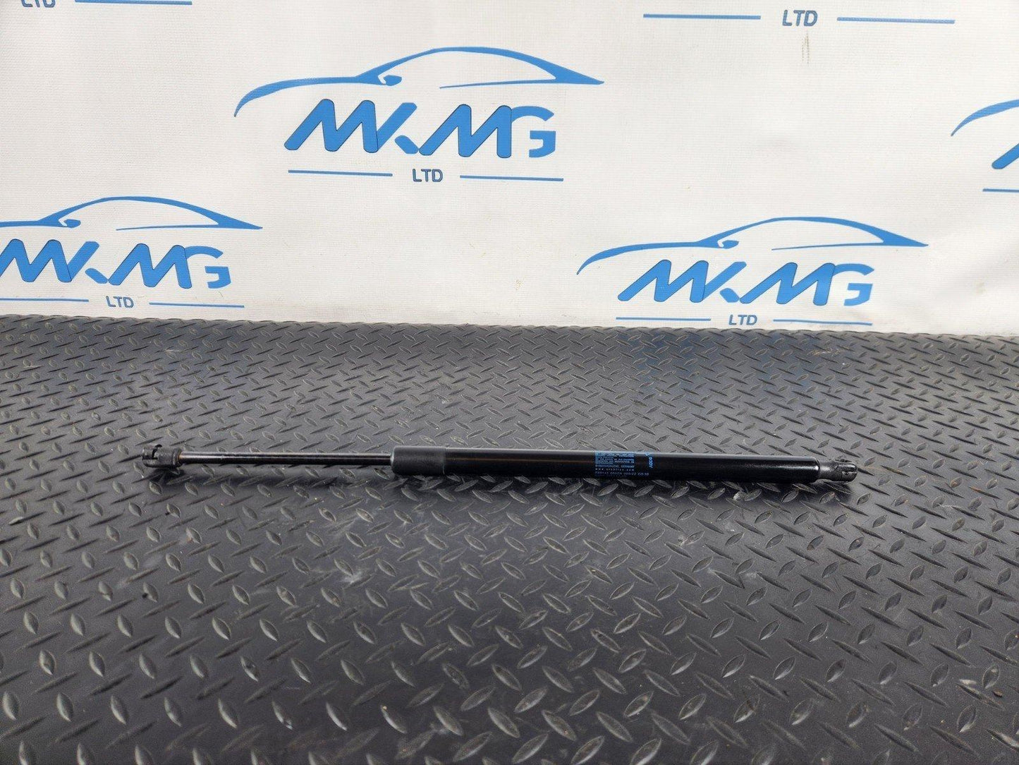 19-ON RANGE ROVER EVOQUE L551 GENUINE REAR TAILGATE STRUT K8D2-406A10-AB