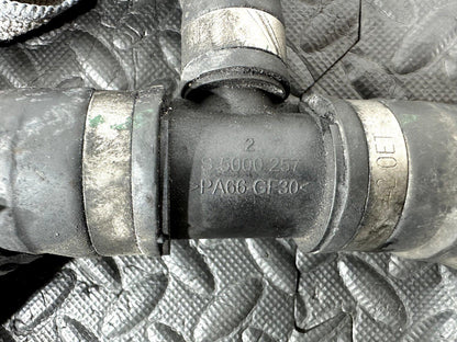 12-18 MERCEDES A CLASS W176 1.5CDI OM607 GENUINE WATER COOLANT PIPE A2465011556