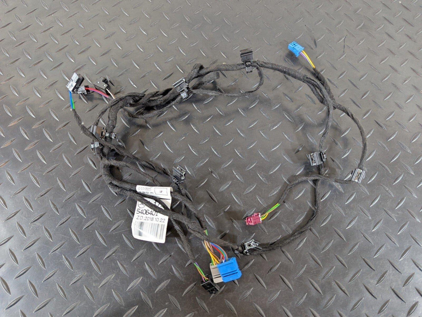 18-ON MERCEDES BENZ A CLASS W177 FRONT RIGHT O/S DOOR WIRING LOOM A1775406401