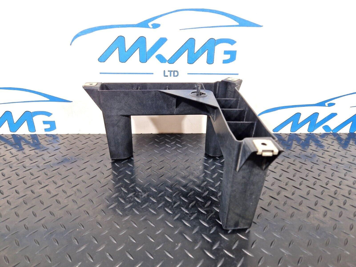 18-ON MERCEDES BENZ A CLASS W177 GENUINE MOUNT BRACKET A1776827500