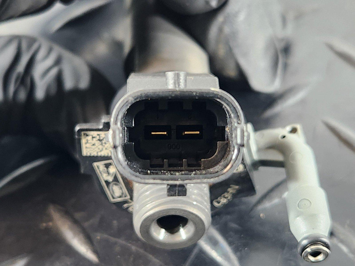 RANGE ROVER EVOQUE L551 CLUTCH CYLINDER TUBE TO UPPER CONNECTOR M8D27K592BB