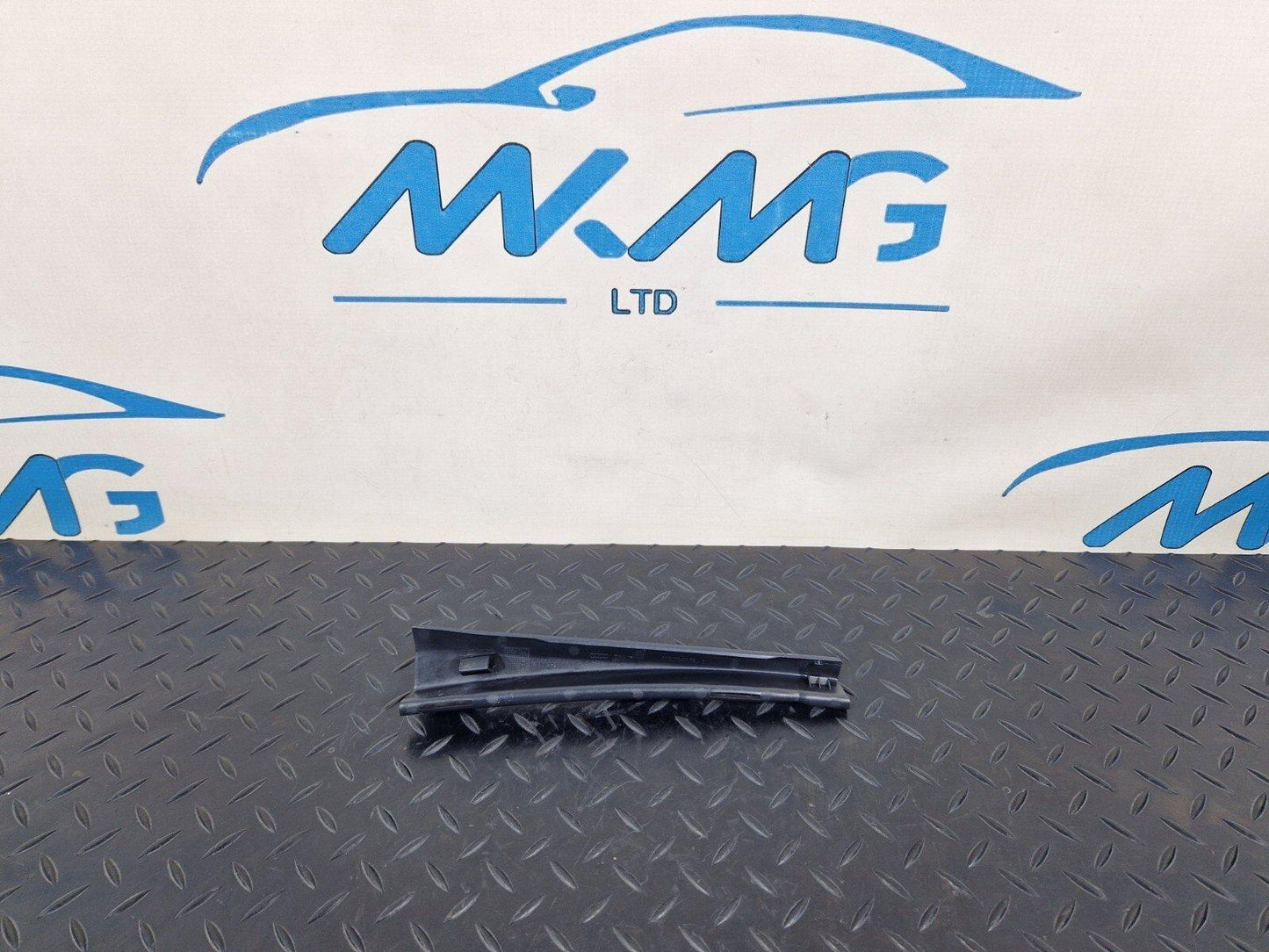 16-19 AUDI A4 AVANT B9 S-LINE GENUINE RIGHT SIDE A PILLAR BRACKET 8W0868204