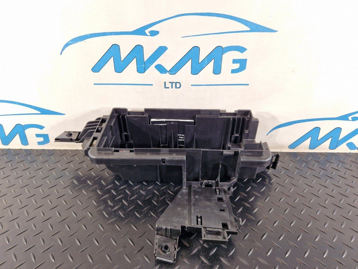 16-19 MERCEDES BENZ GLE W166 GENUINE FUSE BOX A1665410140
