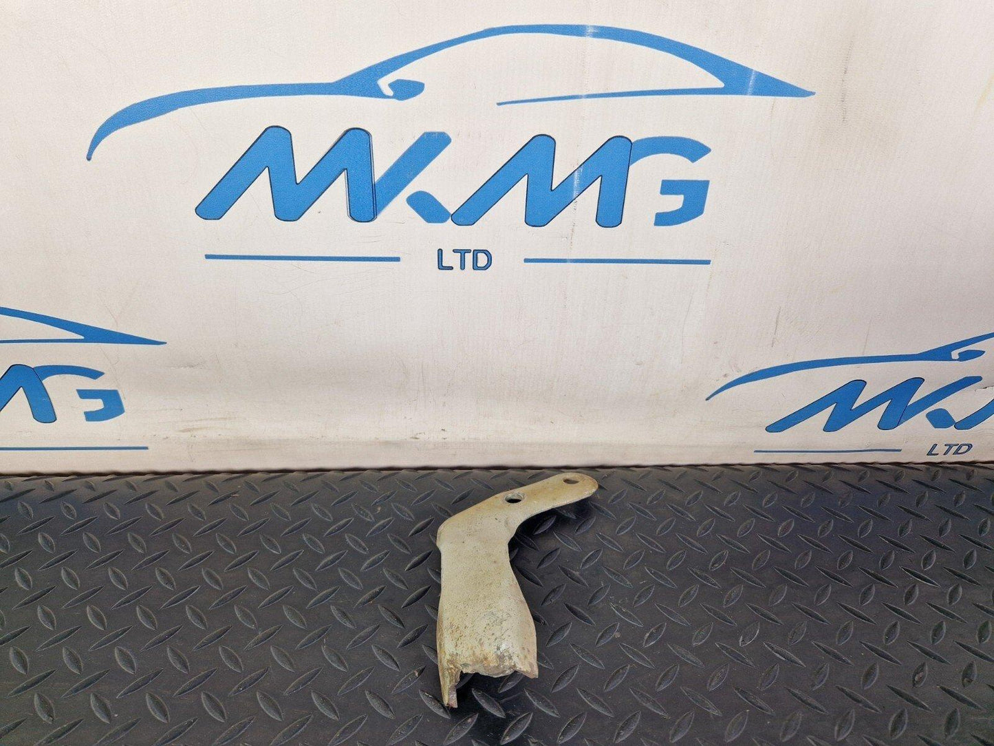 18-ON MERCEDES BENZ SPRINTER W907 EXHAUST BRACKET TO GEARBOX A9064921200