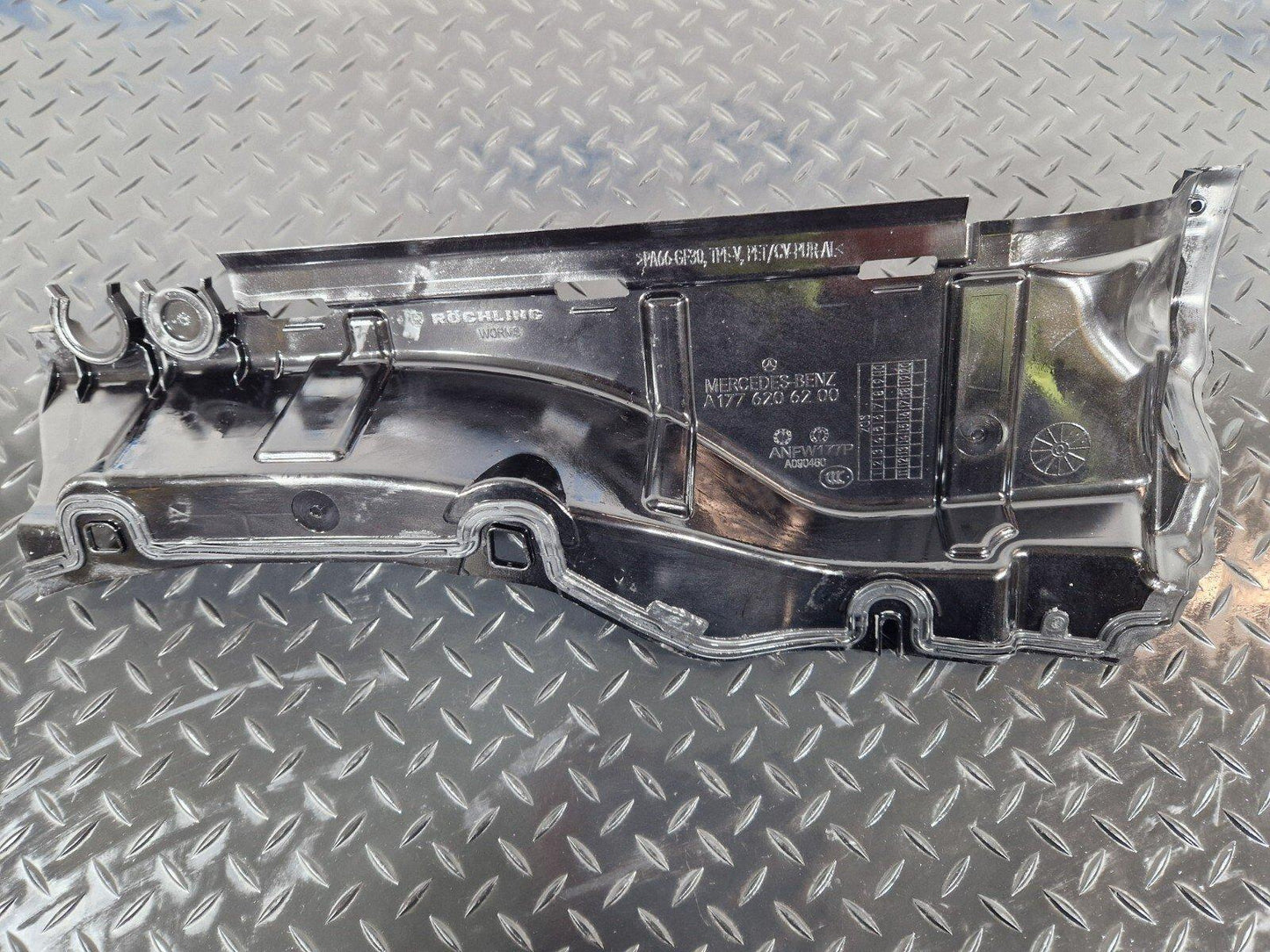 19-ON MERCEDES BENZ B CLASS W247 ENGINE BAY PARTITION HEAT SHIELD RIGHT SIDE