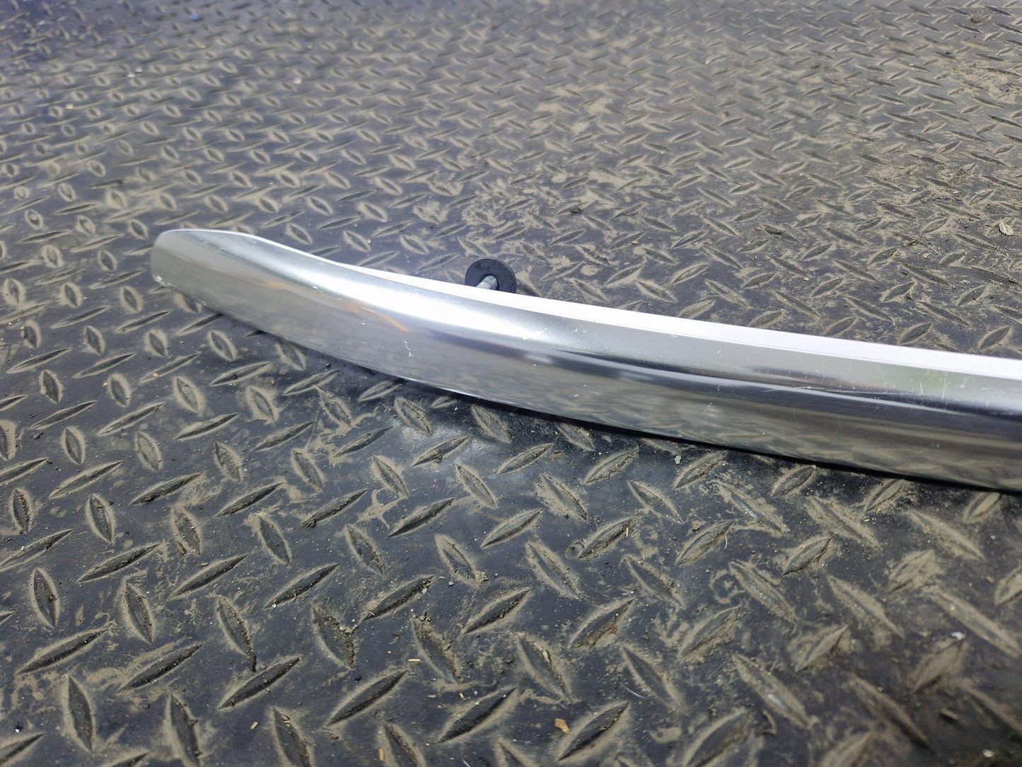 Audi A4 B9 Right Side Roof Rail Rack Genuine 8W9860022D4