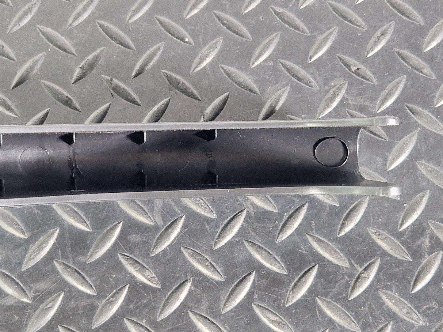 16-19 AUDI A4 B9 GENUINE OEM BOOT LID RIGHT SIDE HINGE TRIM COVER 8W5971822
