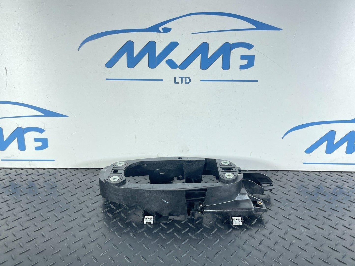 16-19 AUDI A4 B9 GENUINE GEAR SHIFTING MECHANISM MOUNTING FRAME 8W2863531