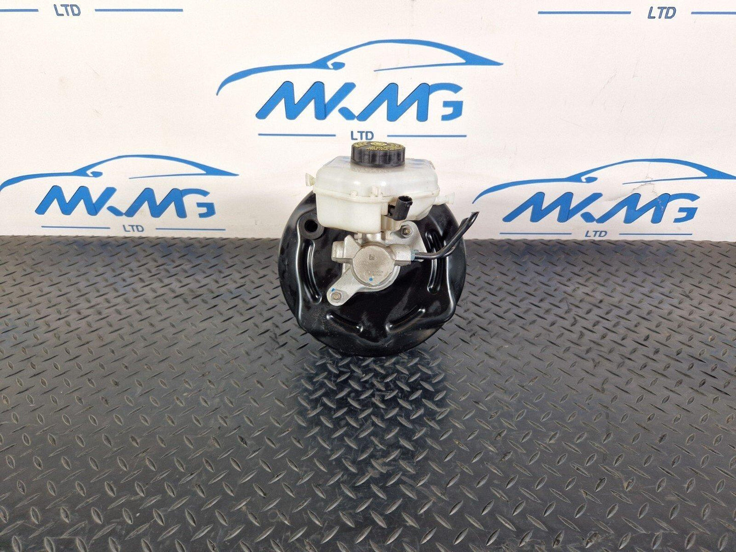 12-18 BMW 3 &4 SERIES F30 F31 F32 F33 BRAKE SERVO & MASTER CYLINDER 0204807869