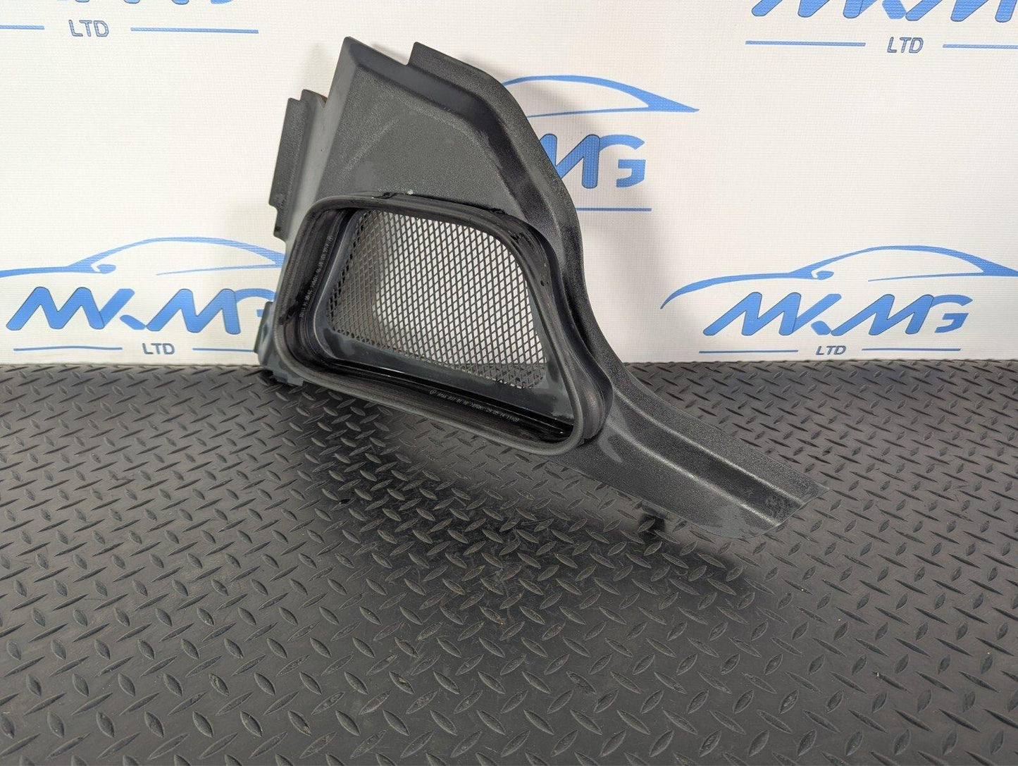 11-19 MERCEDES BENZ ML W166 GENUINE FRONT LEFT N/S AIR INTAKE COVER A1668310198