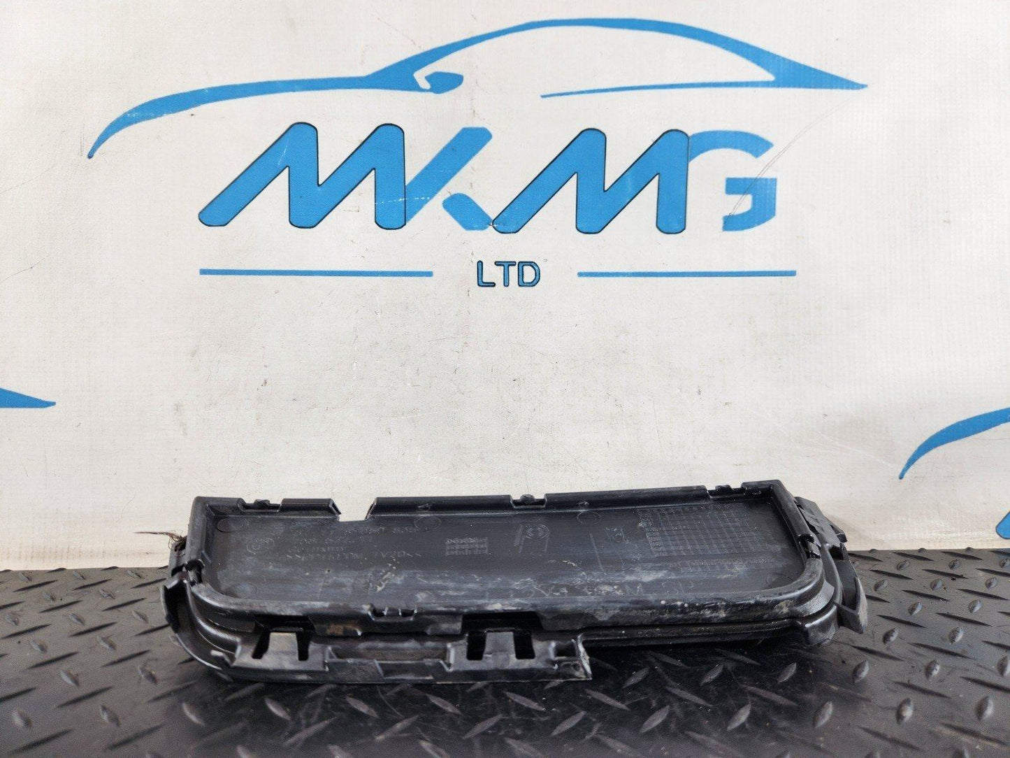 11-18 BMW 6 SERIES F13 FRONT BUMPER COVER GRILL PASSENGER SIDE 8050347 8050835