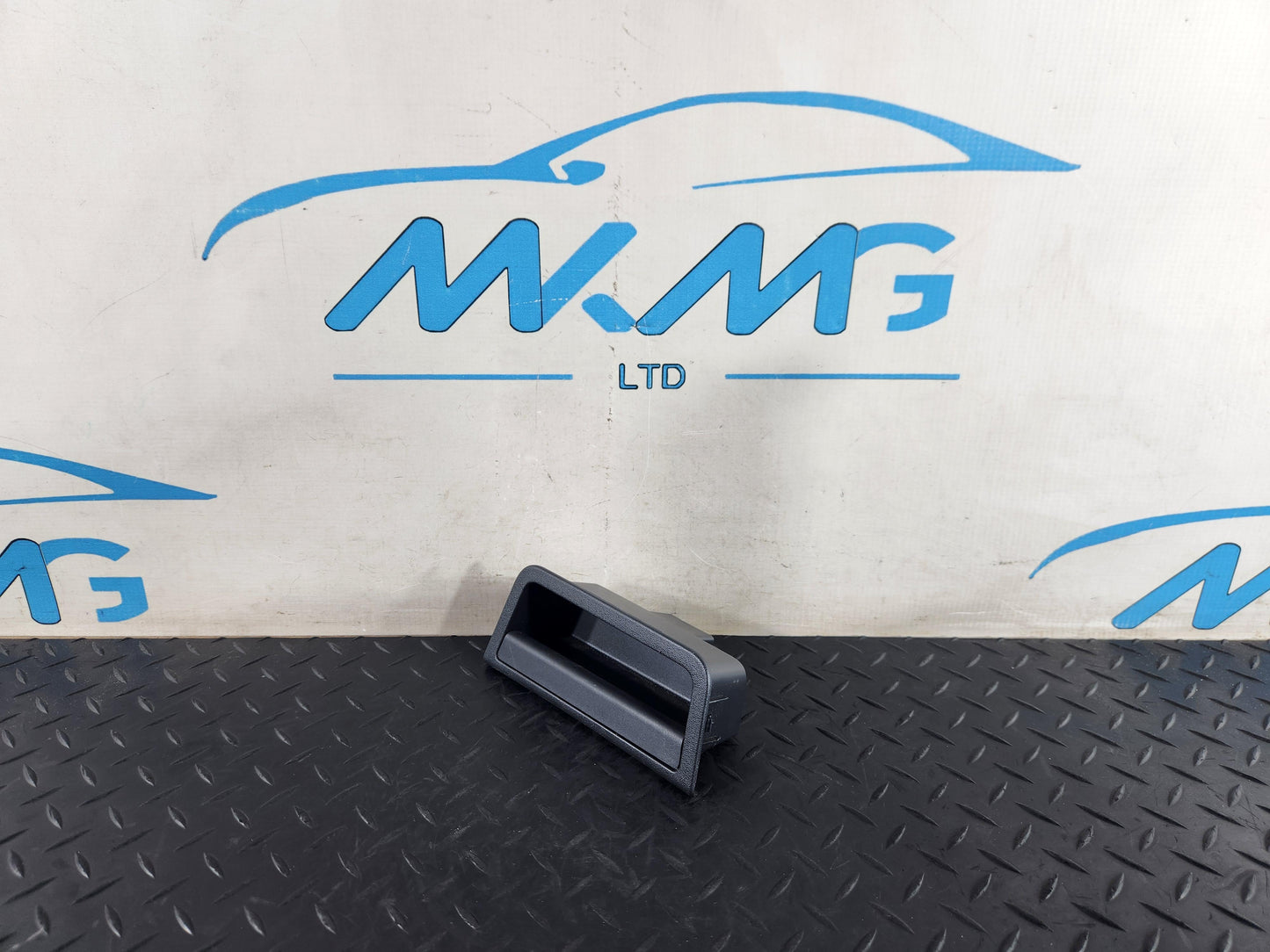Range Rover Evoque L551 Genuine Front Right O/S Door Trim K8D2-434A42-AB