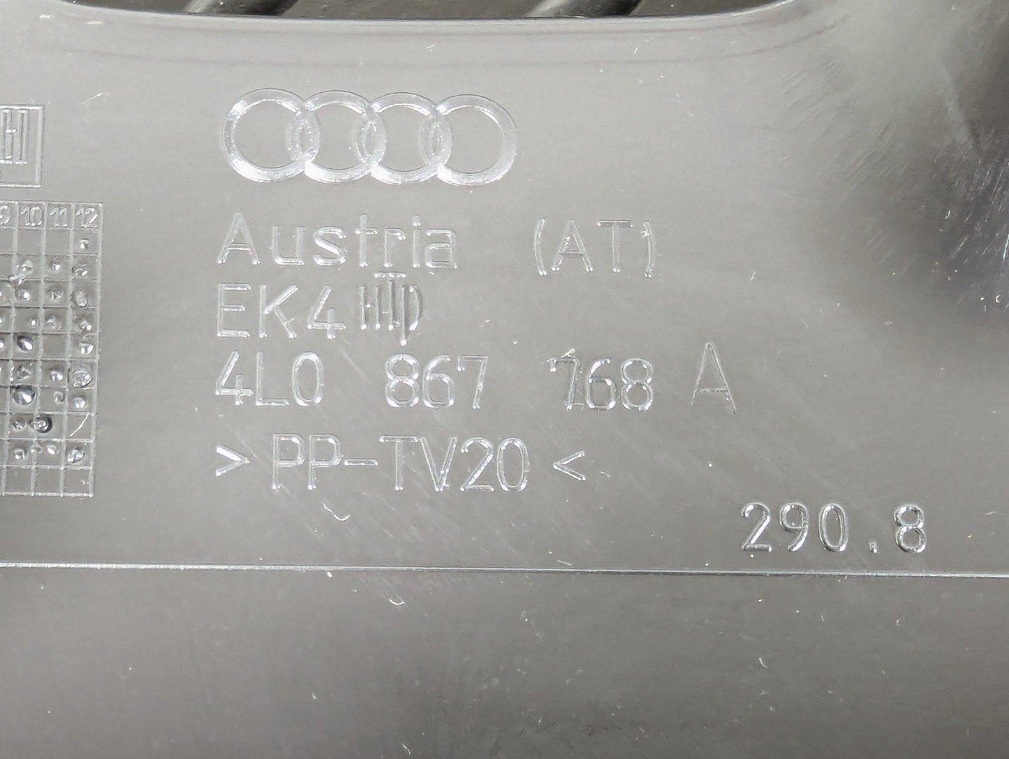 10-15 AUDI Q7 4L GENUINE OSR DRIVERS SIDE REAR C PILLAR COVER 4L0867768A