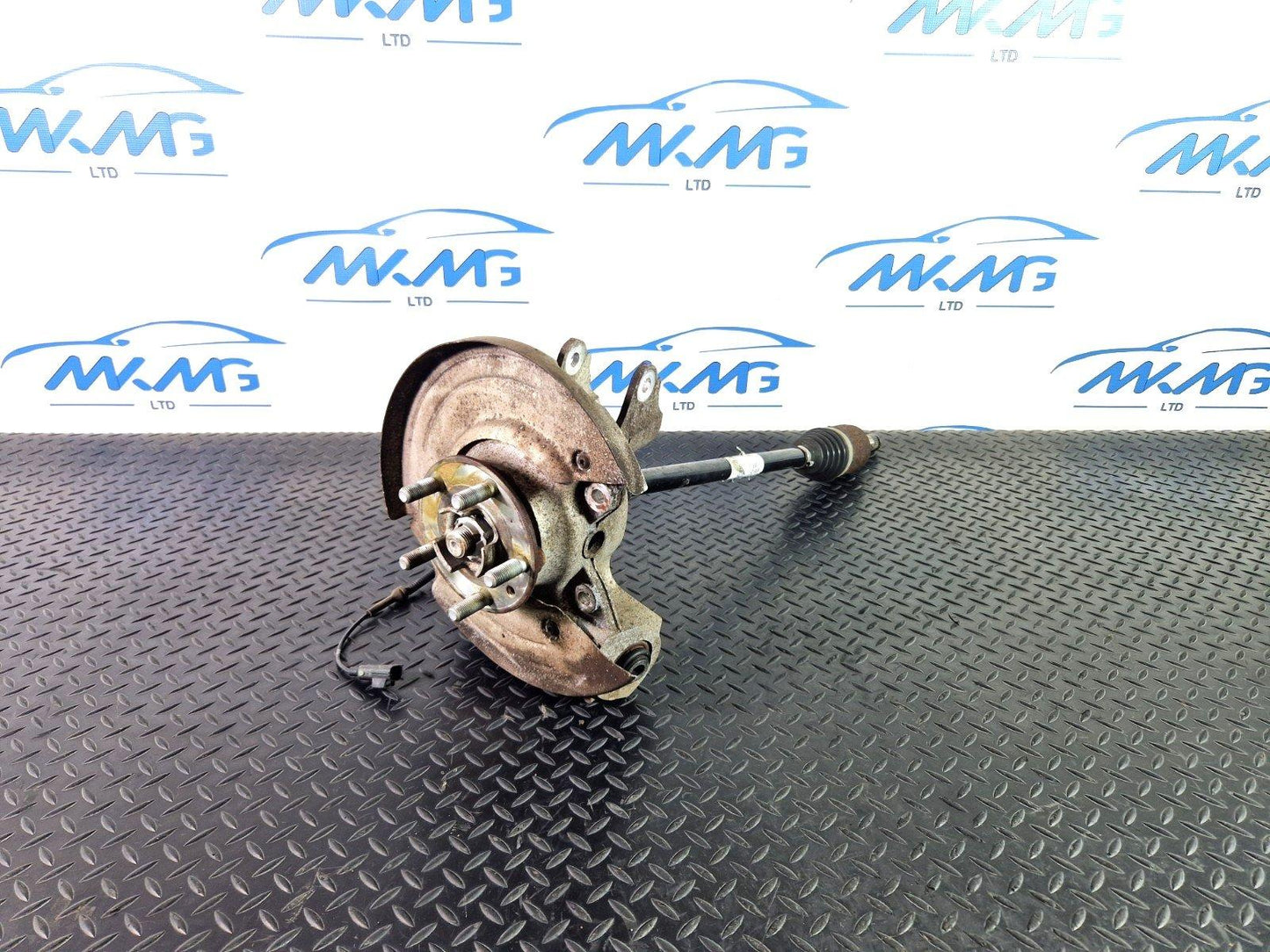 14-19 LAND ROVER L550 N/S/R REAR LEFT PASSENGER SIDE HUB ASSEMBLY FK725A969AD