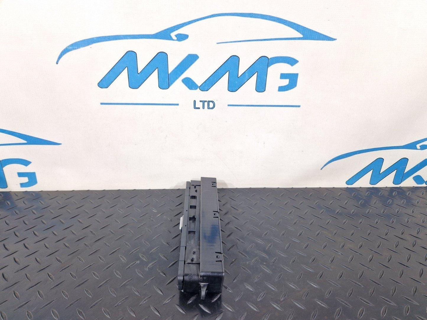 18-ON MERCEDES BENZ SPRINTER W907 OEM GENUINE RADIO CONTROLS A9079002403