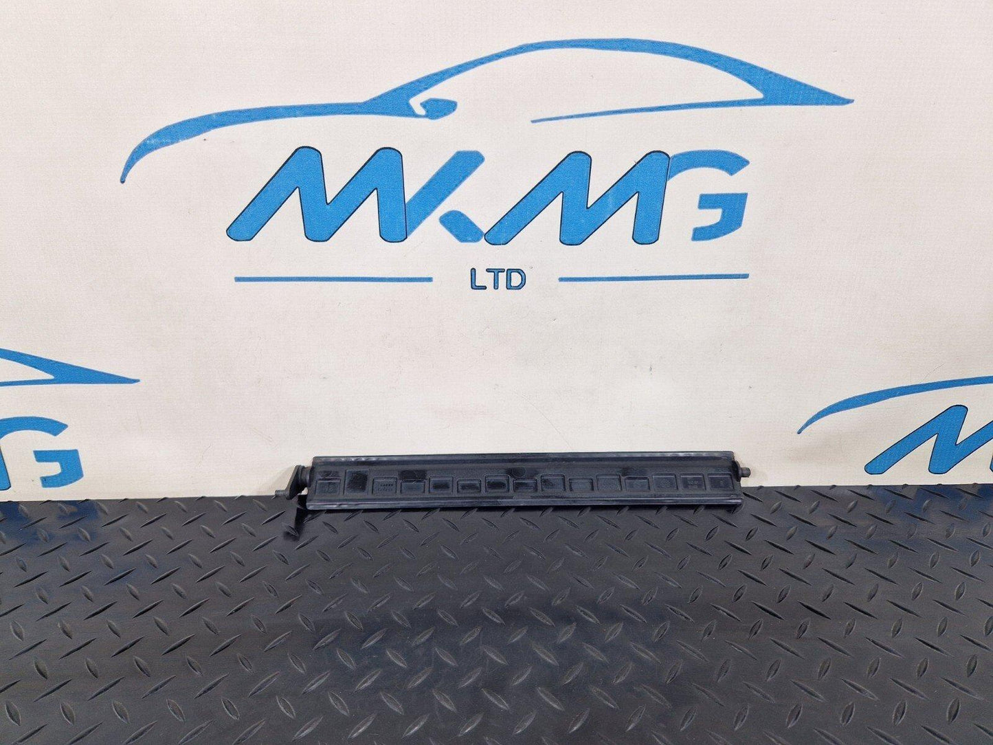 14-21 BMW 2 SERIES GRAN TOURER F45 F46 AIR DUCT SHUTTER GRILL FLAP 12R 8499973
