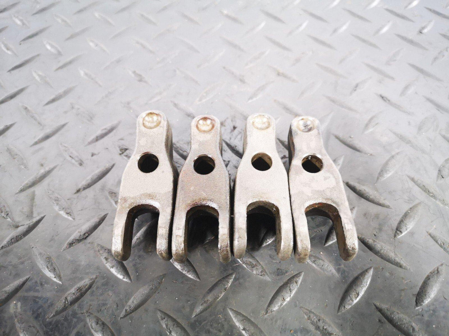 09-16 HYUNDAY 2.2 CRDI D4HB DIESEL ENGINE FUEL INJECTOR CLAMP X1