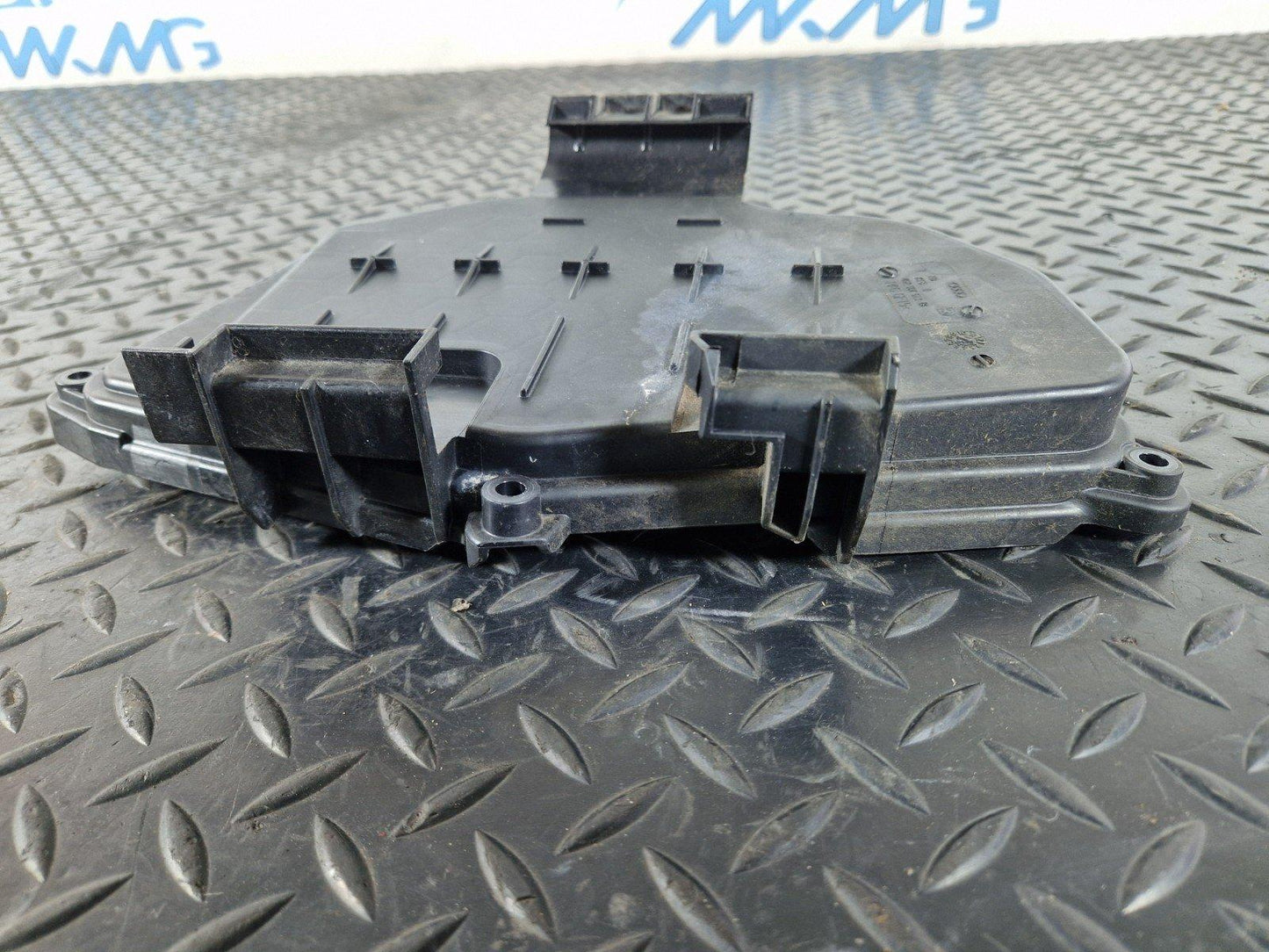 12-18 AUDI A6 C7 2.0 DIESEL CGLC GENUINE HOUSING FOR CONTROL UNITS 4G2907613B