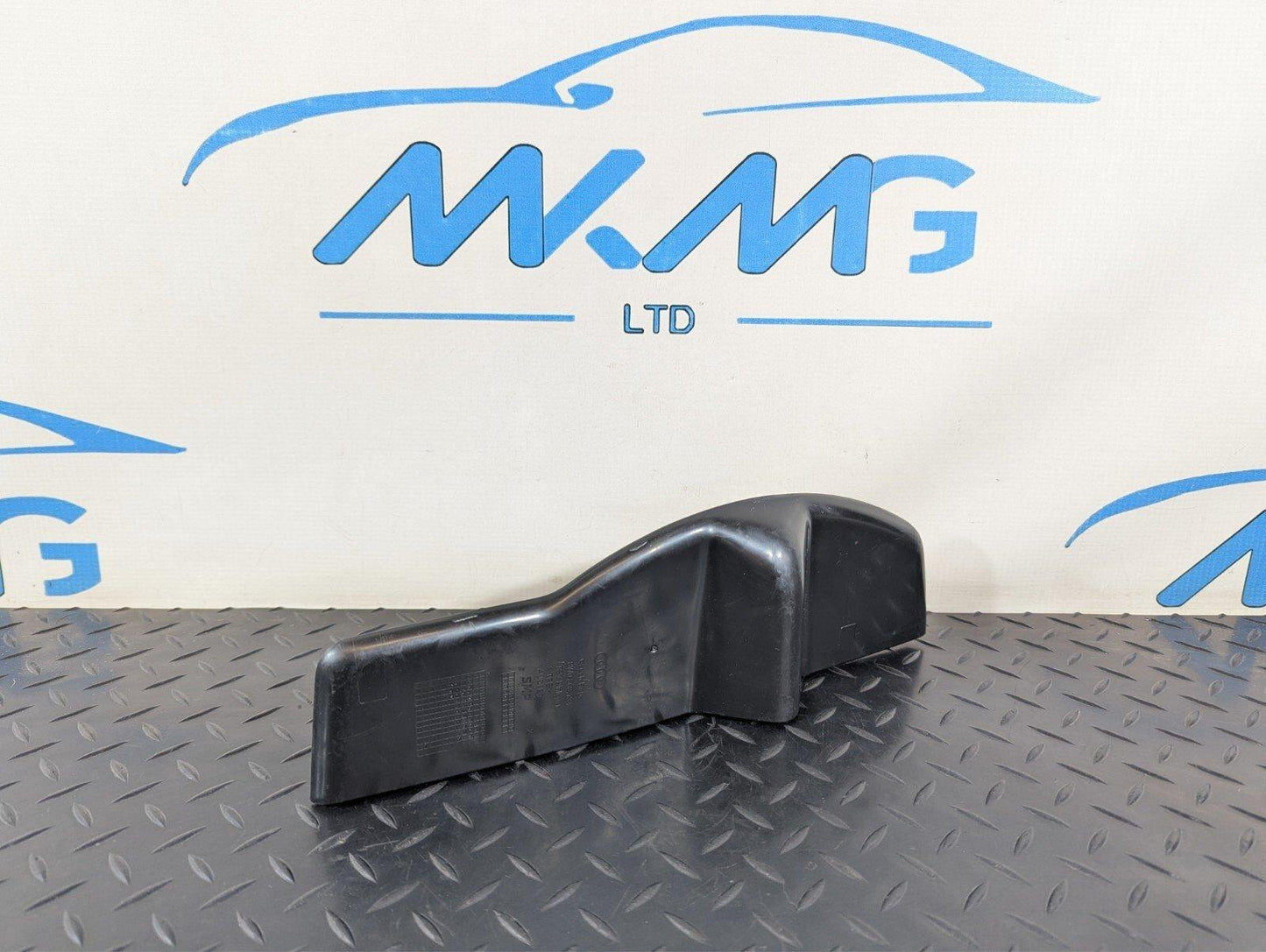 16-19 AUDI A4 B9 S-LINE RIGHT FRONT DOOR PANEL STORAGE RUBBER INSERT 8W0868134