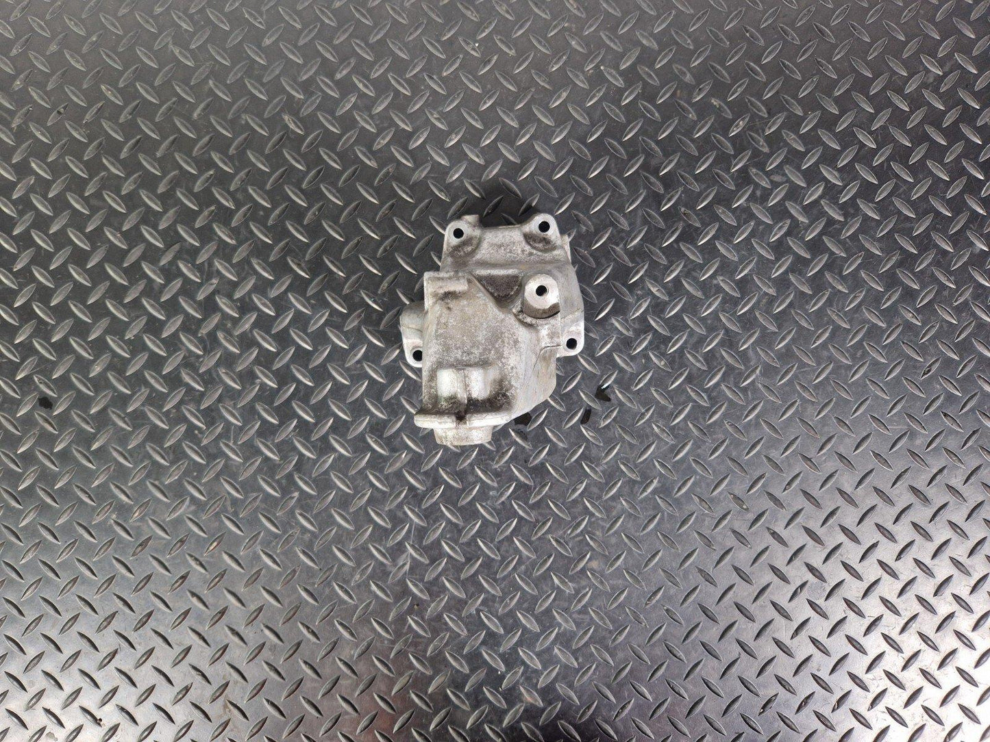 14-21 MERCEDES-BENZ C250D W205 ENGINE SUPPORT MOUNT BRACKET RIGHT A6512234304