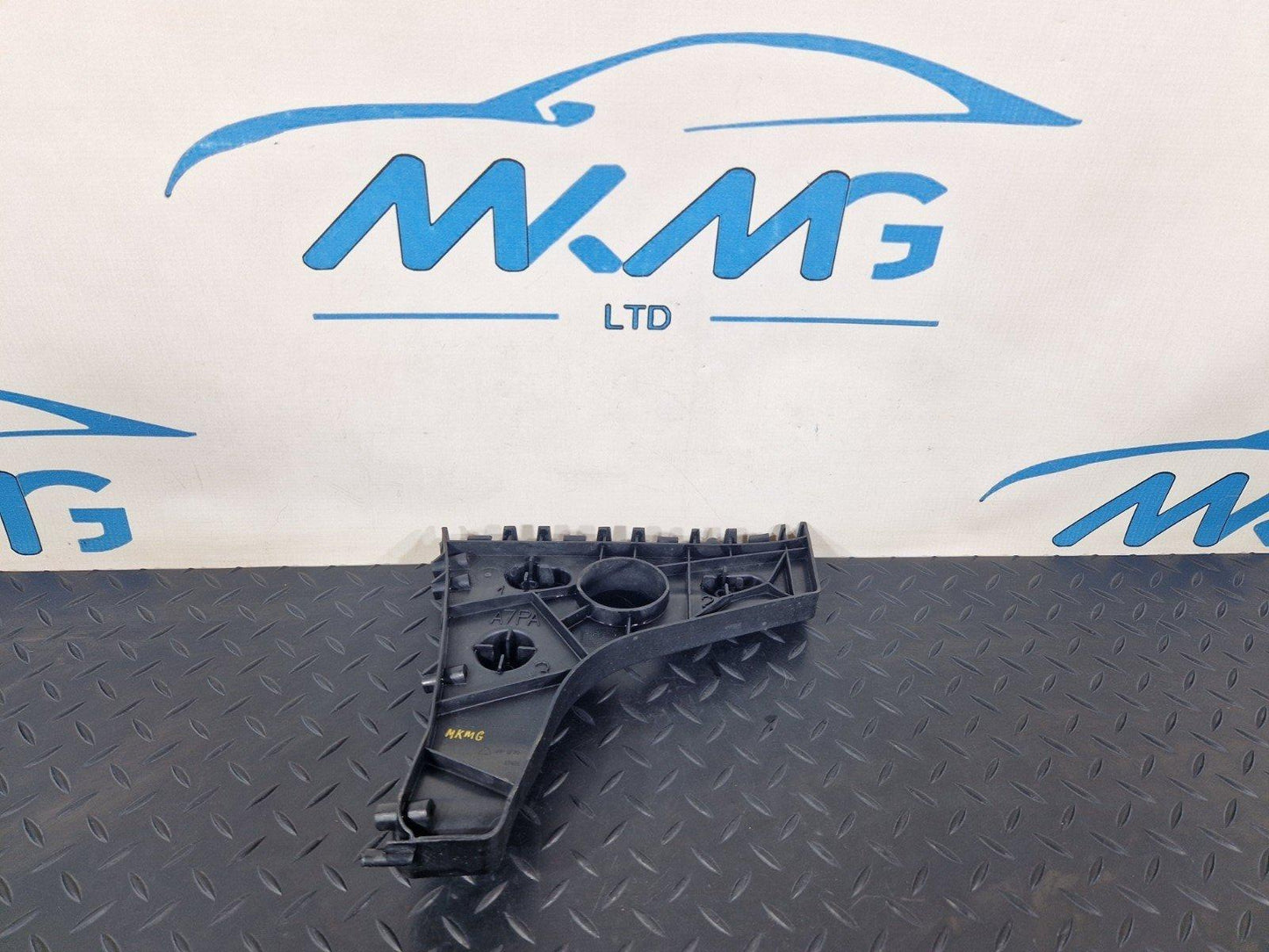 15-18 AUDI A7 4G OEM GENUINE REAR LEFT BUMPER BRACKET 4G8807453B