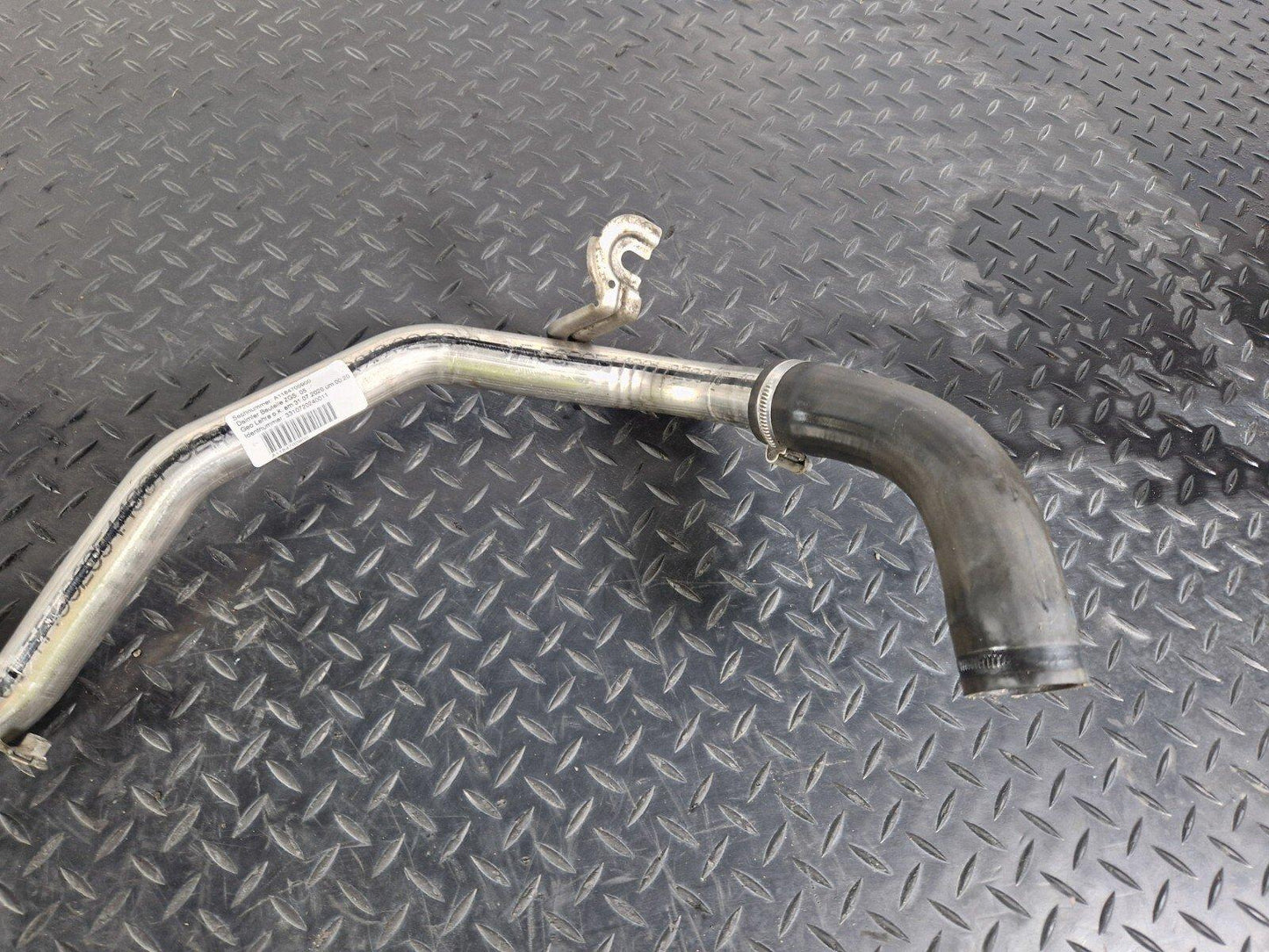 19-ON MERCEDES BENZ CLA250e C118 GENUINE FUEL FILLER PIPE A1184700900