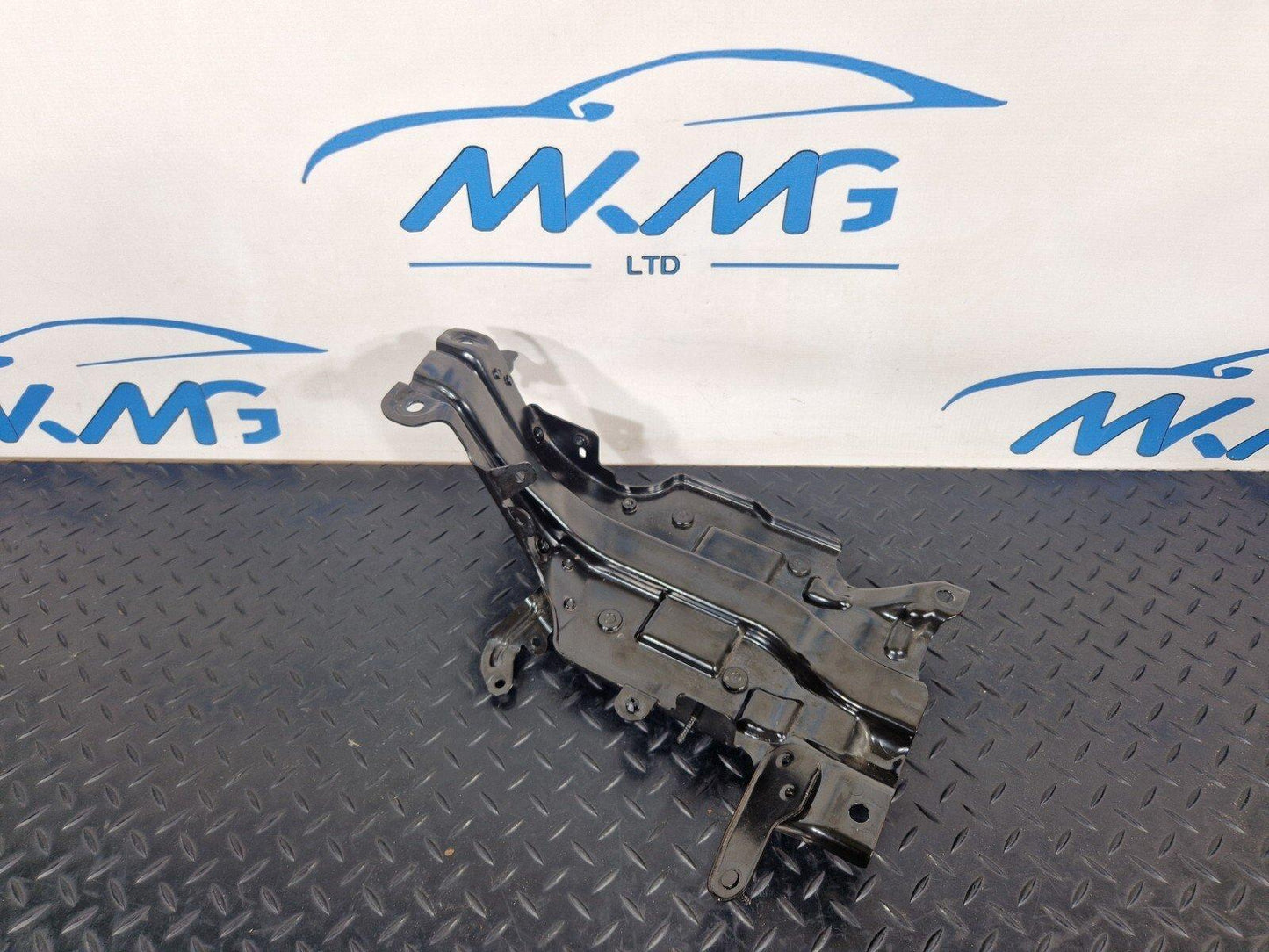 19-ON MERCEDES BENZ A CLASS EQ W177 ENGINE BAY SUPPORT BRACKET A2475450700