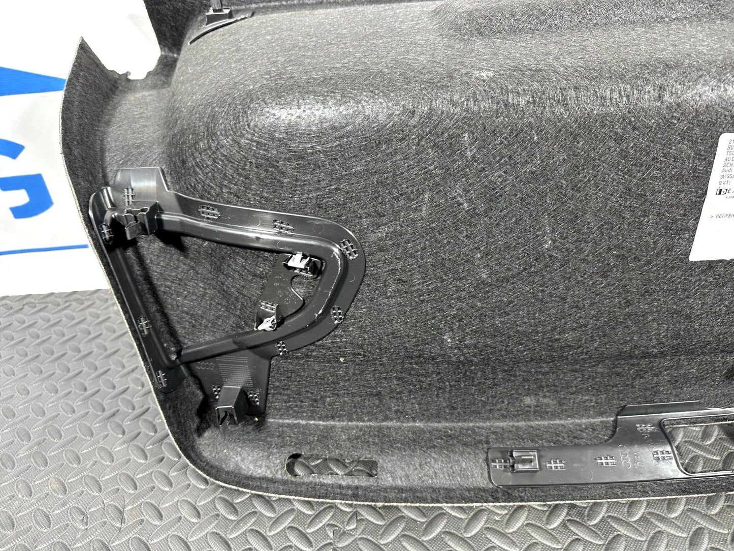 16-19 AUDI A4 B9 SALOON GENUINE BOOTLID TAILGATE TRIM PANEL 8W5867975