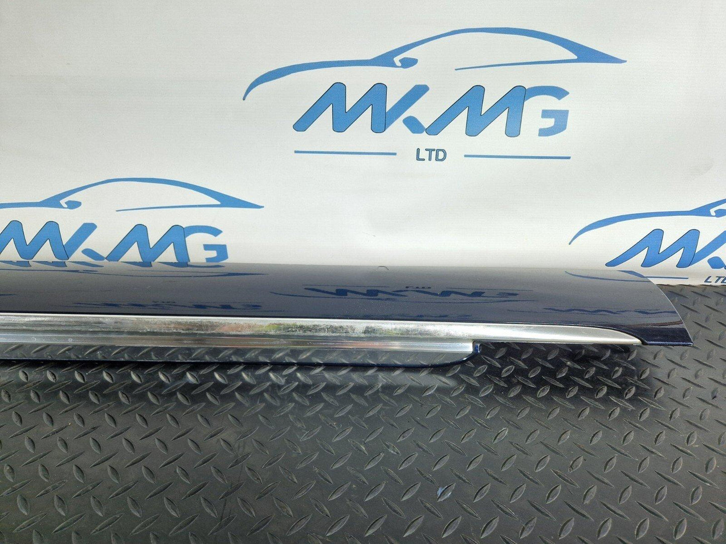 10-17 AUDI A8 4H RIGHT O/S LOWER SILL SKIRT COVER TRIM IN BLUE 4H0853860D