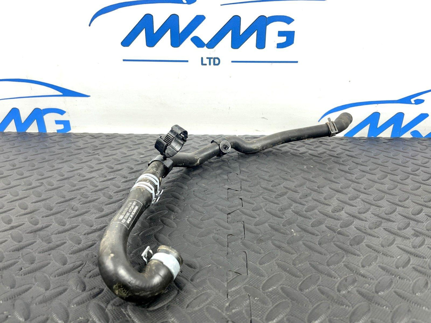 16-19 AUDI A4 B9 AVANT GENUINE WATER COOLANT PIPE 8W0819342M