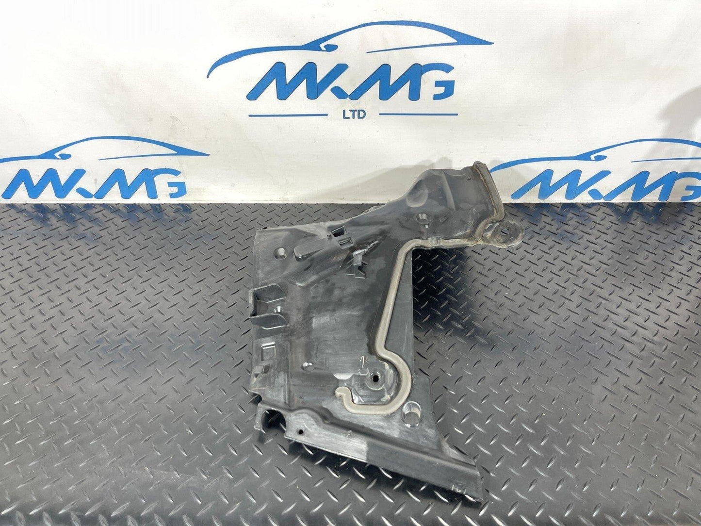 14-21 MERCEDES BENZ C350e W205 ENGINE PROTECTION SHIELD PANEL TRIM A2056205801