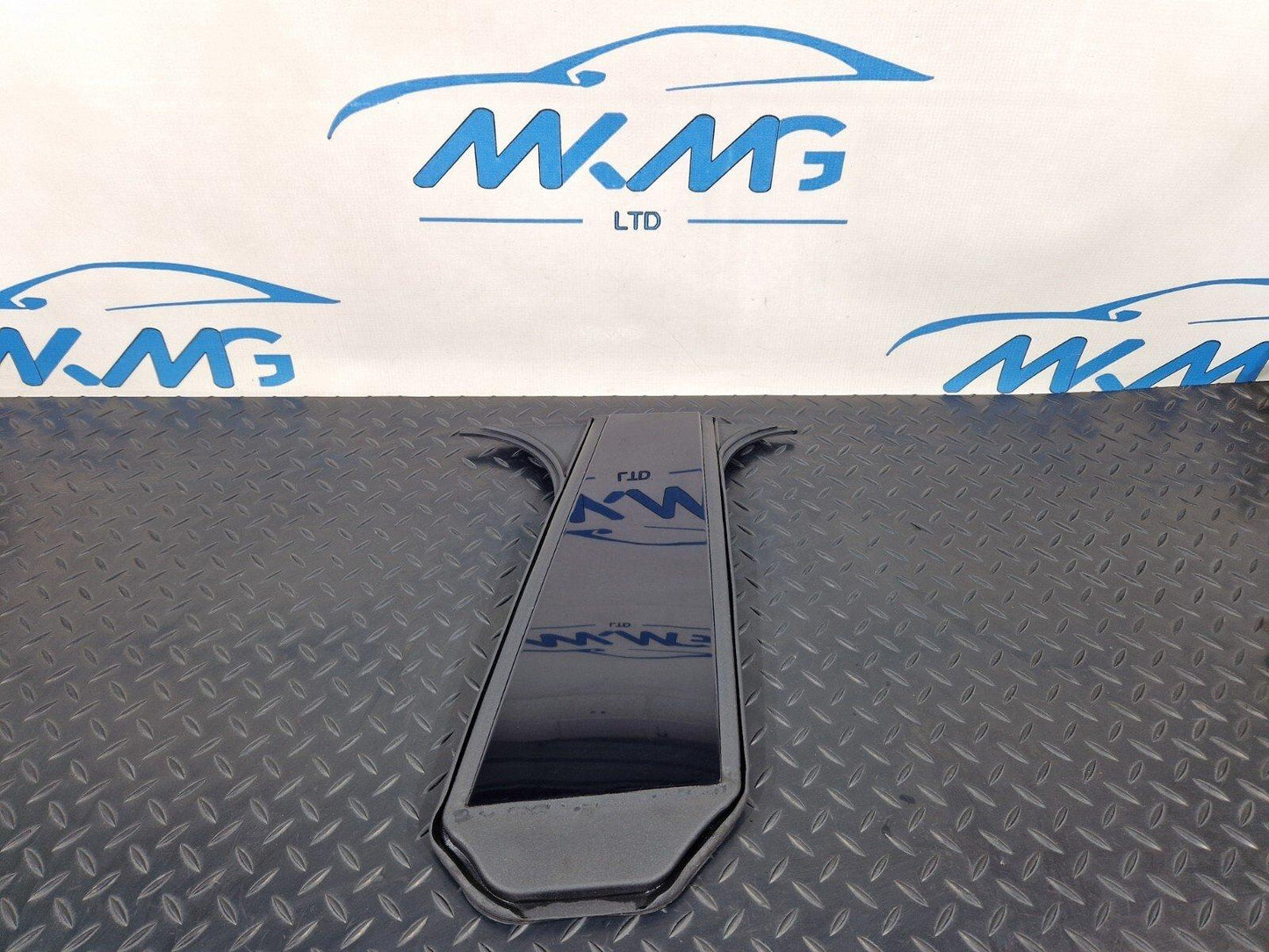 19-ON MERCEDES CLA C118 GENUINE LEFT SIDE B PILLAR TRIM COVER A1186980100