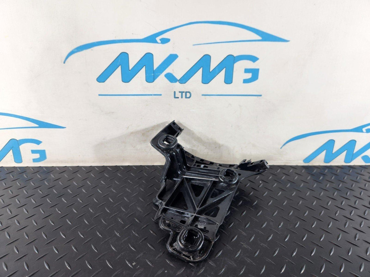 19-ON MERCEDES BENZ B CLASS W247 REAR BUMPER BRACKET LEFT A2478851800