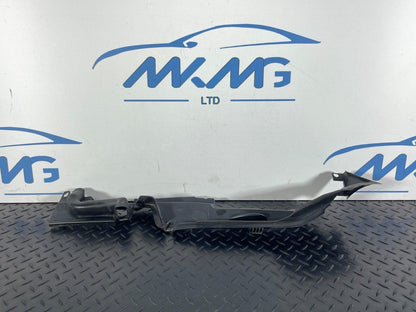 16-19 AUDI A4 B9 GENUINE RIGHT DRIVER SIDE WING RUBBER SEAL 8W0821170