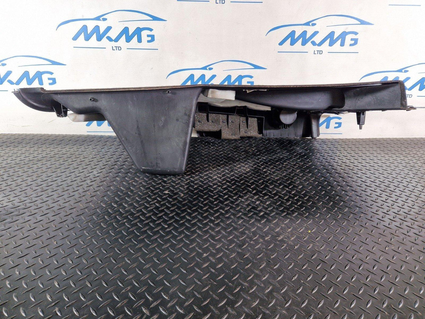 10-15 AUDI Q7 4L  LEFT PASSENGER SIDE BOOT FLOOR TOOLBOX TRIM PANEL 4L0863879