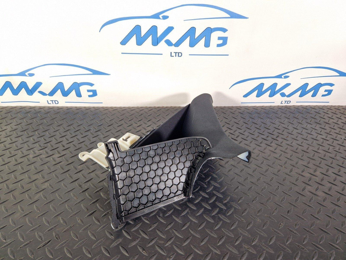 16-19 AUDI A4 B9 S-LINE OEM REAR LEFT SIDE C-PILLAR TRIM 8W5867287C