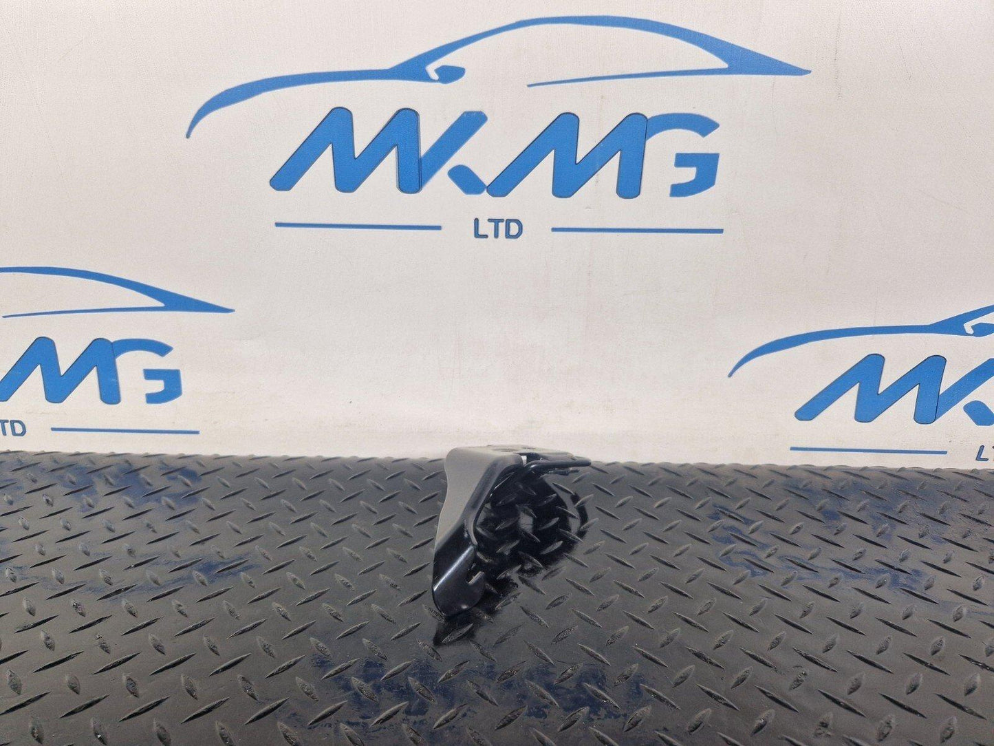 18-ON MERCEDES BENZ A CLASS W177 REAR RIGH SEAT HOLDER MOUNT BRACKET A1779201800