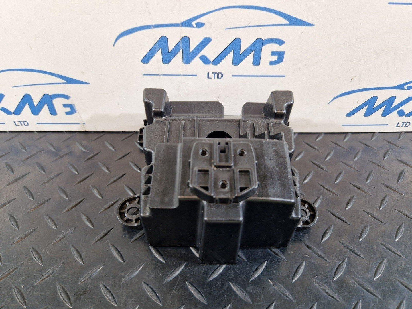 18-ON MERCEDES BENZ A CLASS W177 OEM CENTER CONSOLE MOUNT BRACKET A1776831400
