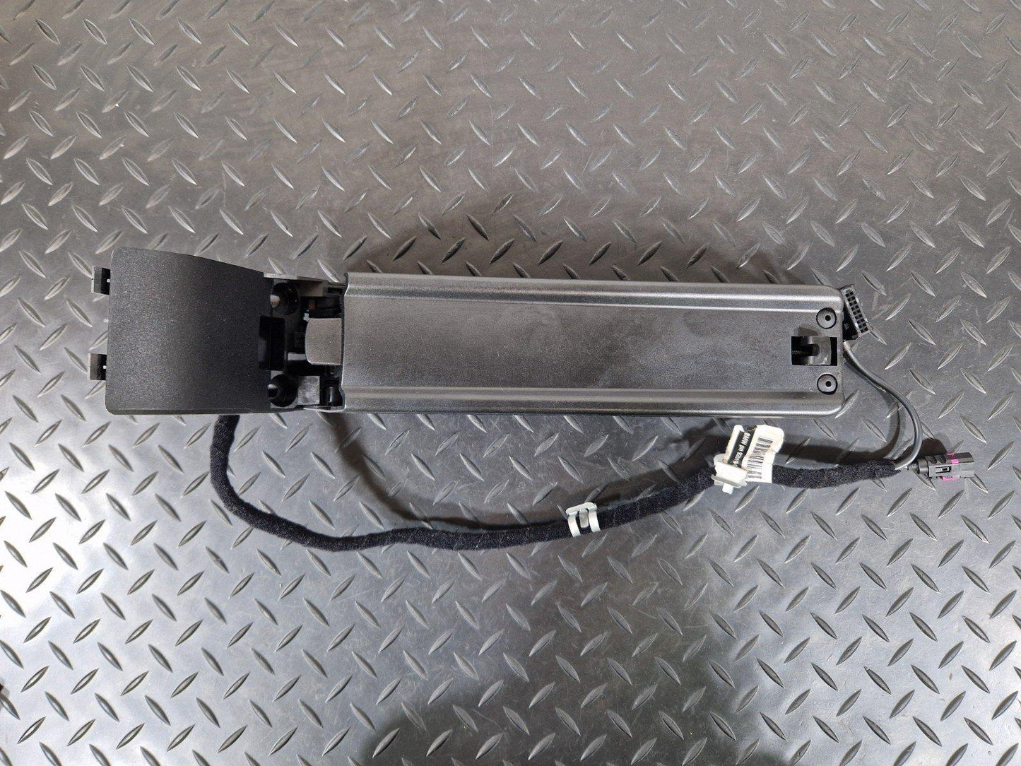 10-13 BMW X5 E70 LCI GENUINE BLUETOOTH ARMREST CRADLE SNAP 920194601