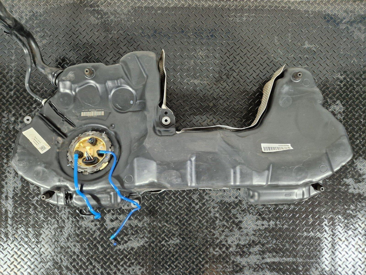 12-18 AUDI A6 C7 OEM ENGINE FUEL TANK & PUMP 8W0201021CL