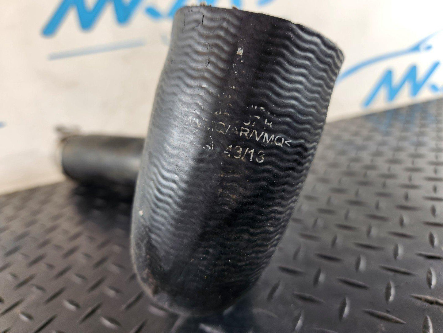 10-18 VW TOUAREG 7P 3.0 DIESEL INTERCOOLER PIPE HOSE