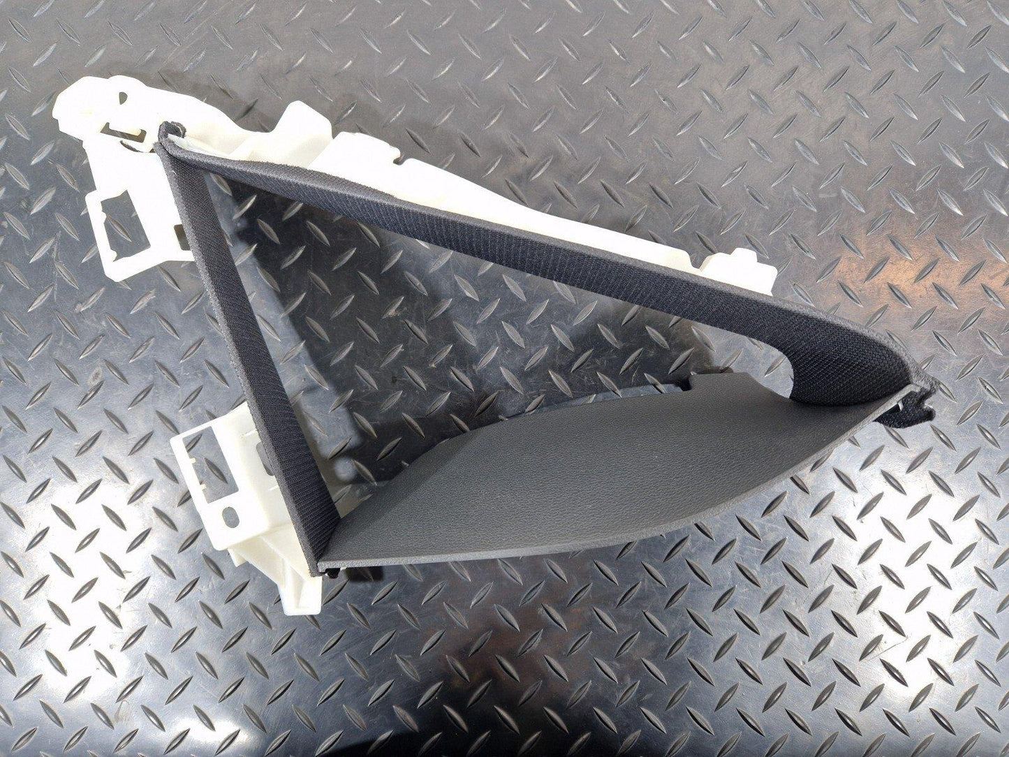16-23 AUDI A5 F5 SPORTBACK LEFT BLACK C-PILLAR TRIM COVER 8W8867287A