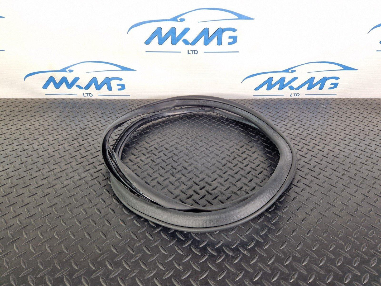 14-19 MERCEDES BENZ GLA X156 REAR DOOR RUBBER SEAL FITS LEFT & RIGHT A1566920176
