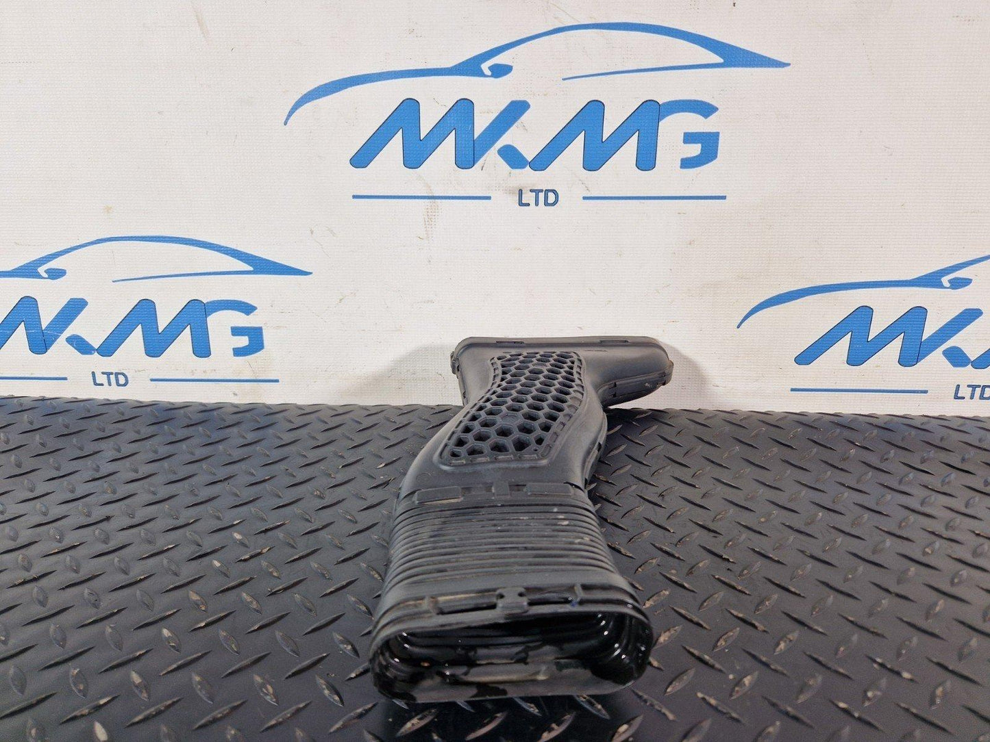 11-19 MERCEDES BENZ ML W166 AIR INTAKE DUCT PIPE TUBE N/S LEFT A2760901911
