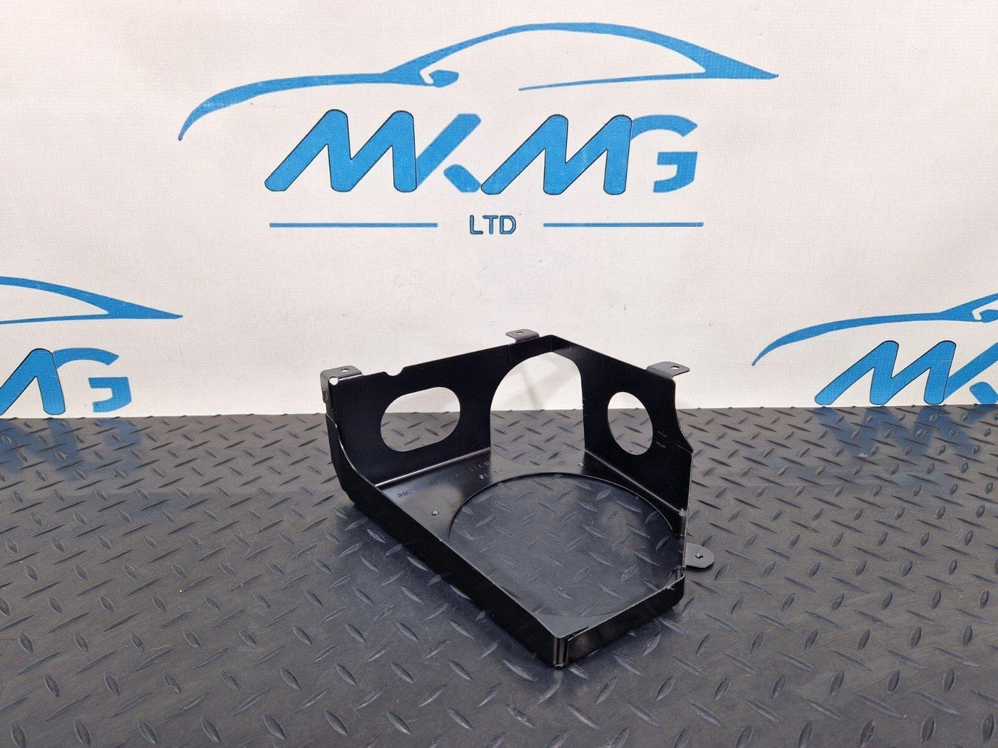 14-23 MERCEDES BENZ VITO W447 OEM REAR RIGHT SPEAKER HOLDER BRACKET A4475451540