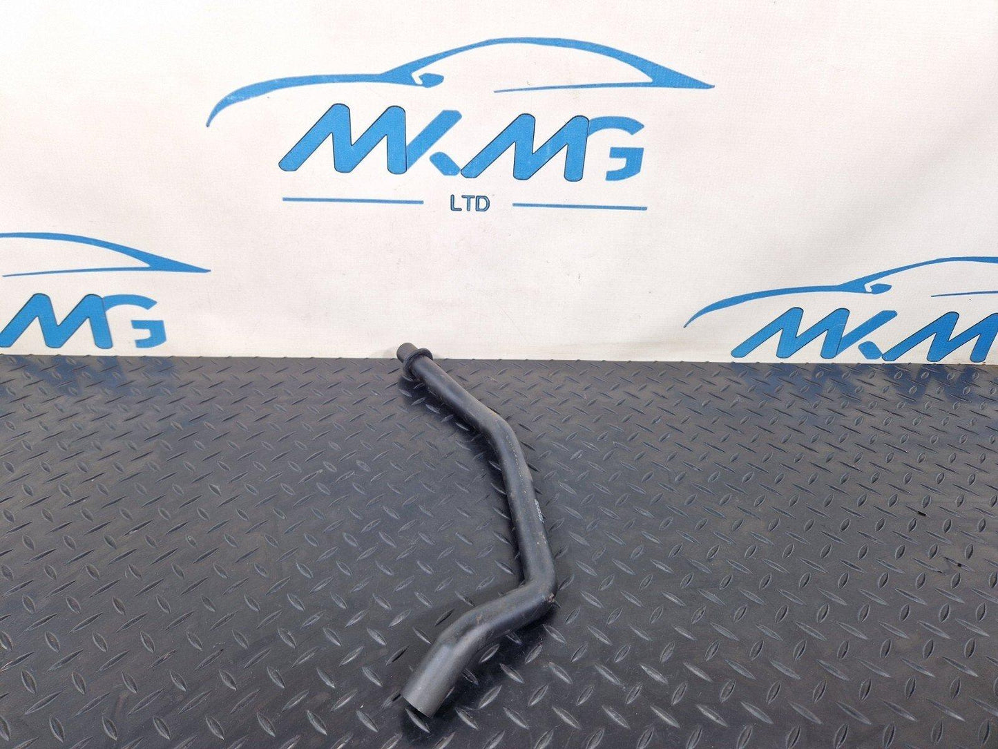 18-ON MERCEDES BENZ SPRINTER W907 GENUINE AIR INTAKE HOSE/PIPE A9108321100