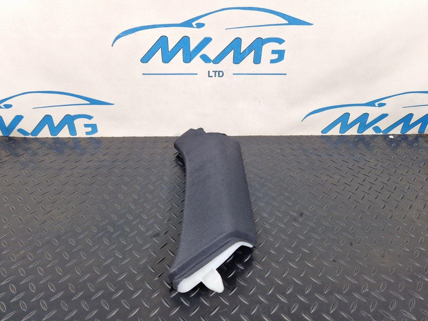 16-19 AUDI A4 AVANT B9 S-LINE GENUINE LEFT REAR C PILLAR TRIM 8W9867287A