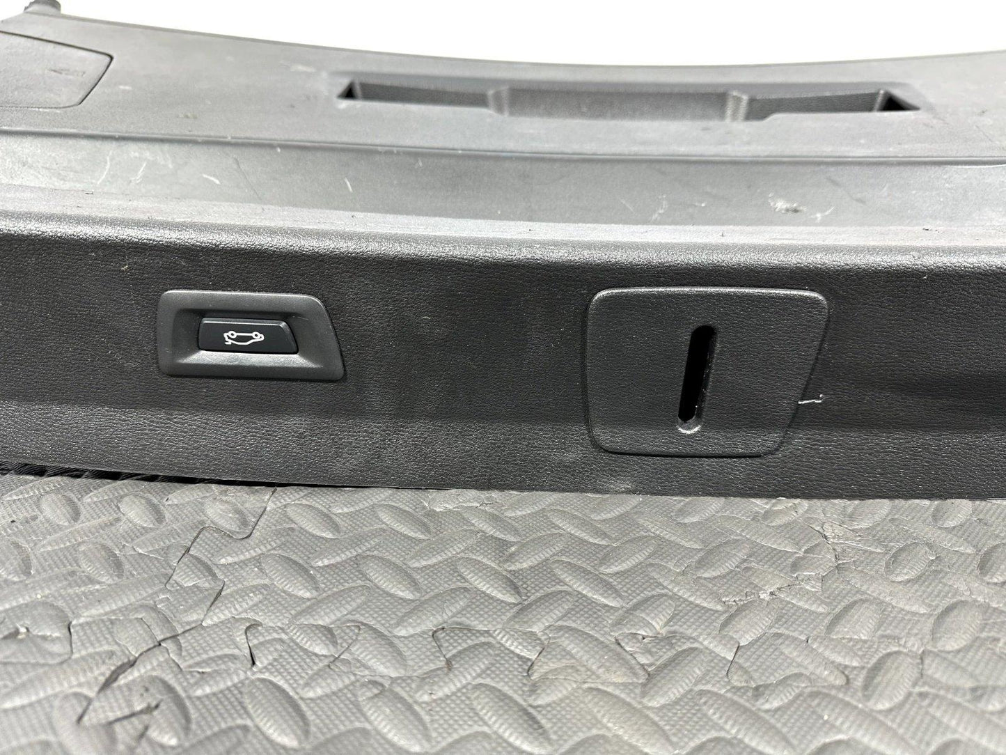 16-22 BMW X1 F48 GENUINE TAILGATE INNER TRIM COVER 7350844 7350851